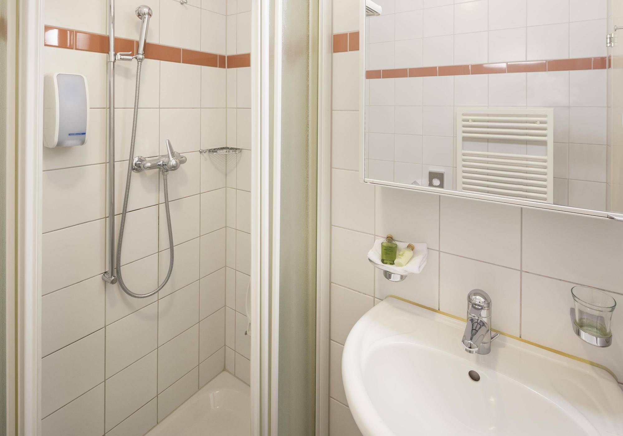 Wellness Hotel Tenedo - Thermalquellen Resort Bad Zurzach Exterior photo